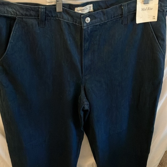 Abercrombie & Fitch: Women’s Mid Rise Wide Leg Jeans- Dark Blue- size 34 (18L) - Picture 4 of 11